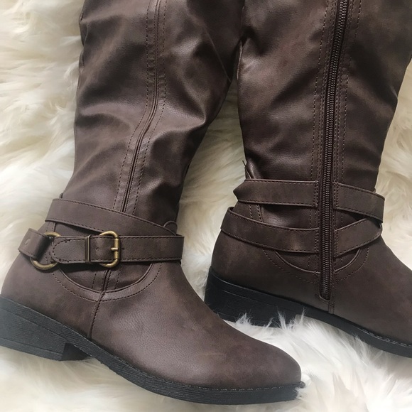 Buckle accent riding boots - Picture 2 of 5